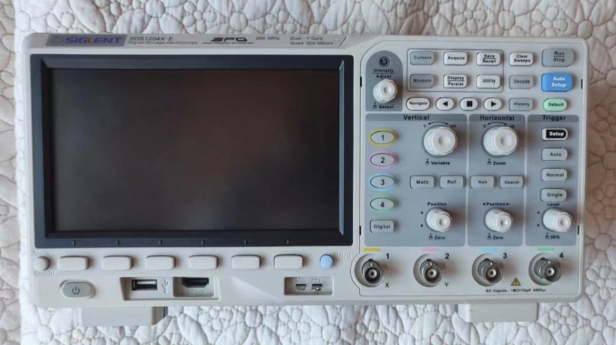 SIGLENT SDS1204X-E 200MHz 4Cha - đánh giá và giá Digital Storage Oscilloscope 4 Channel 100Mhz